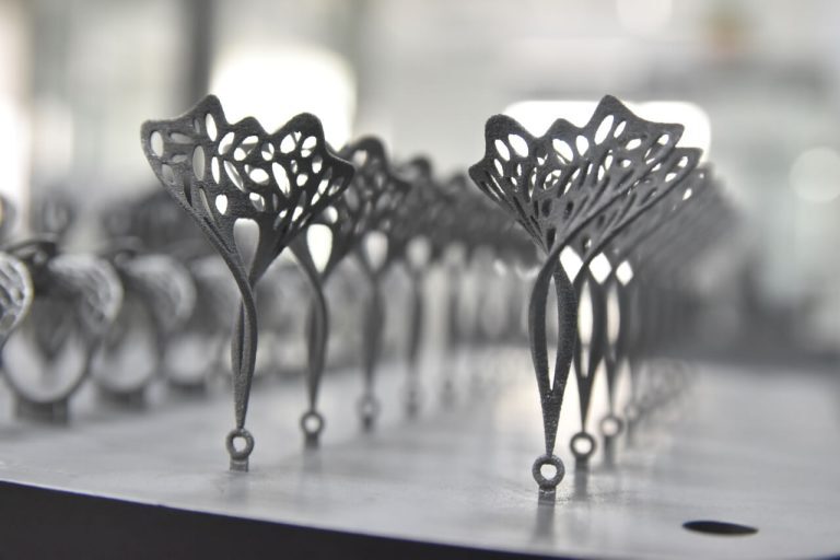 Earrings after metal 3D printing