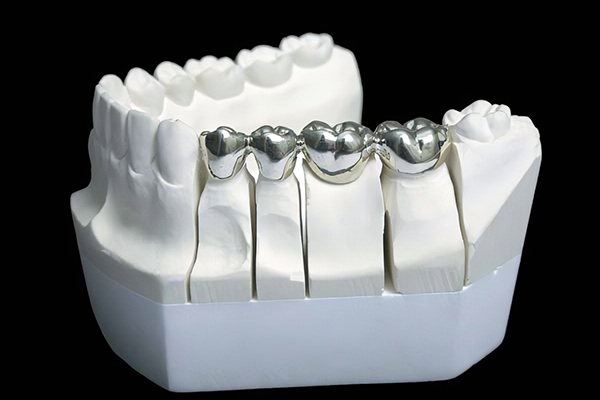 Platinum dental crowns