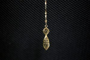 A closer look to finished Double Twist necklace